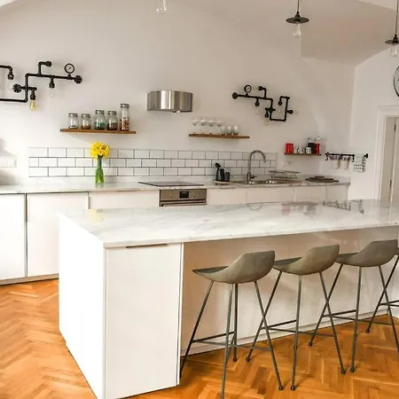 Beautiful 2Bed Apartment In The Centre Of Varazdin Exterior photo