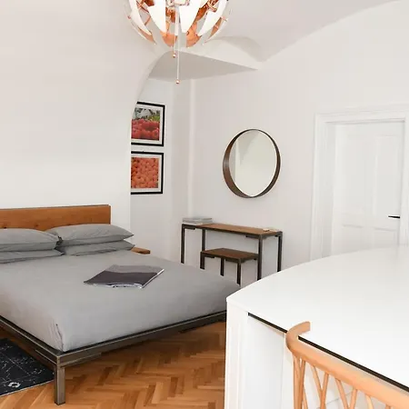 Beautiful 2Bed Apartment In The Centre Of Varazdin Exterior photo