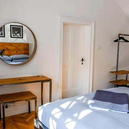 Beautiful 2Bed Apartment In The Centre Of Varazdin Exterior photo