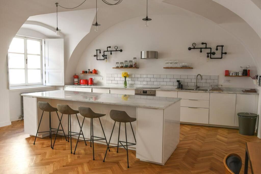 Apartment Beautiful 2bed In The Centre Of *